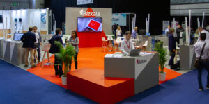 design stand ferial